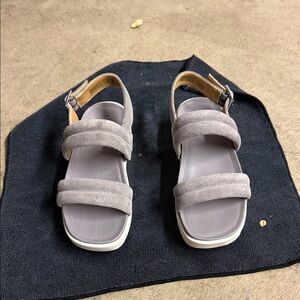 Ugg New Gray Sandals
